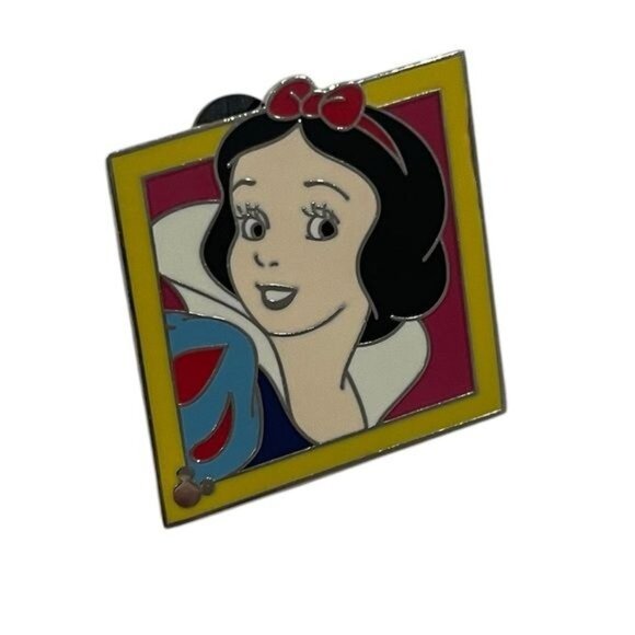 Disney Pins Cast Lanyard Set of 4 Star & Hidden Mickey Diamond Frame 2004-2006 - Picture 6 of 8